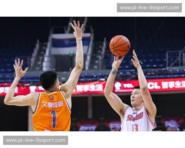 季后赛烽烟再起：广厦与辽宁恩怨情仇，谁能笑傲巅峰？